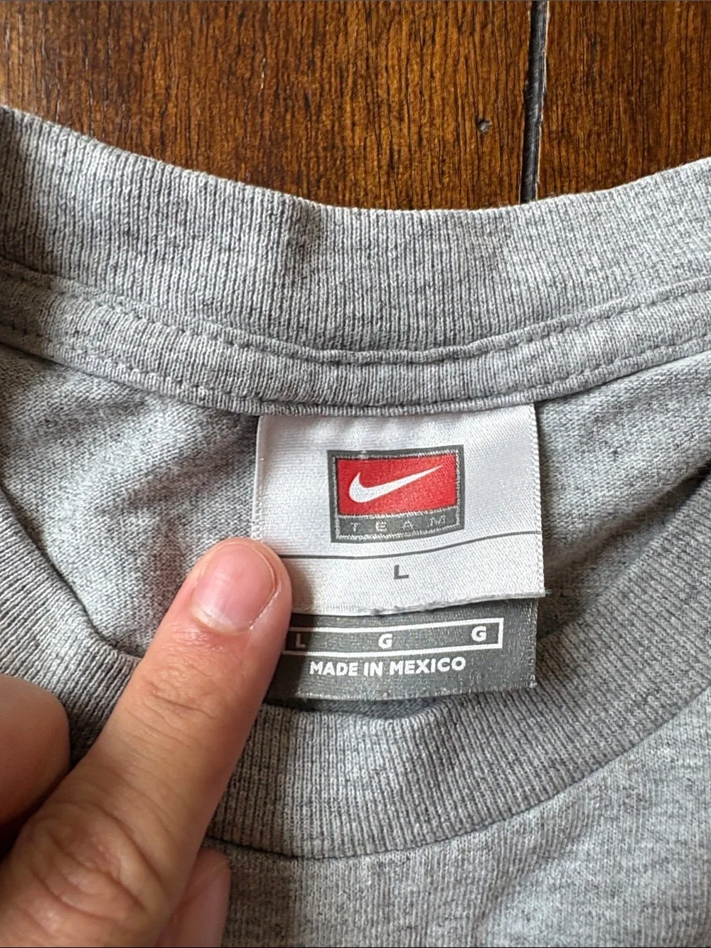 Vintage Nike Lorenzo Romar Basketball Graphic Tee - Gray & Purple